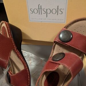 Softspots Women's Chic Red Sandals